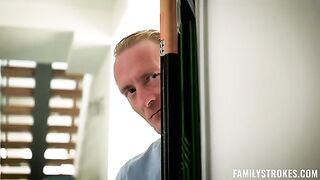 A girl came to her husband and a man started licking her pussy