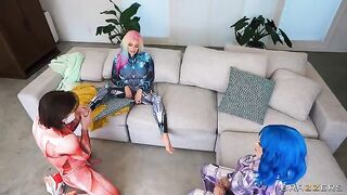 Now we're going to study the anatomy of a penis! (in clothes)