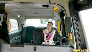 A guy fucks a girl and makes her cum in the car hard