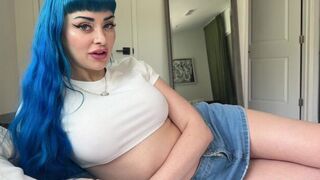 A girl with big boobs is always a magnet for attention, especially if it’s a step-sister