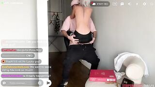 The pizza delivery guy oiled and fucked Eva Elfie’s pussy
