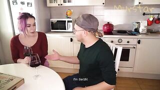 The delivery guy came with an unexpected but pleasant surprise for the kitchen