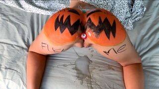 Babe fucked in her Halloween pumpkin, a unique POV experience!