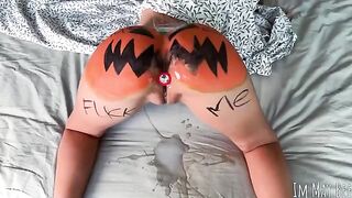 Babe fucked in her Halloween pumpkin, a unique POV experience!