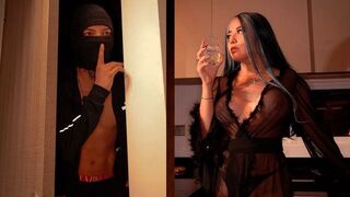 A burglar broke into a house, but the owner played a clever game