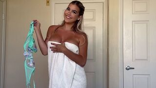 A step sister has no panties under her clothes, just like the sweet treat