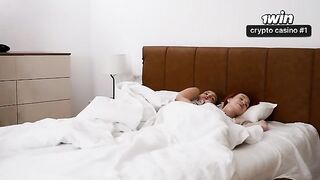 The hotel room encounter with a risky step situation