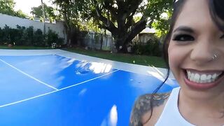 A girl with a great ass has sex in public and gets caught