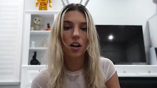 Hot slut Ambie Bambii gets a massive Easter facial